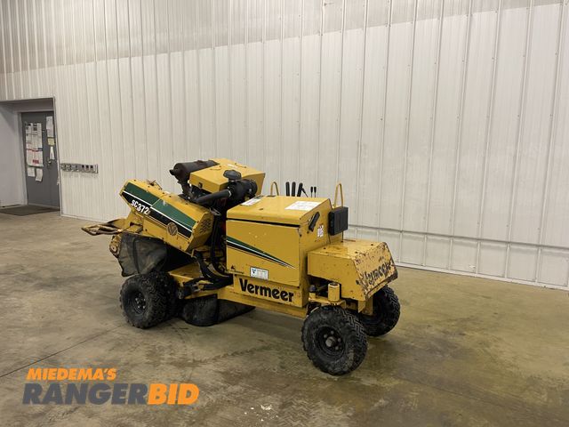 Lot 30-11121 - 2015 Vermeer Corporation SC372 Rubber Tired Walk-Beside Stump Cutter