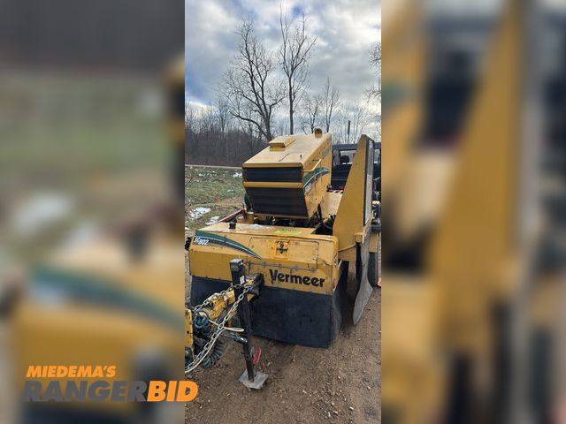 Lot 30-10201 - 1 Trees Vermeer SC-802 stump grinder