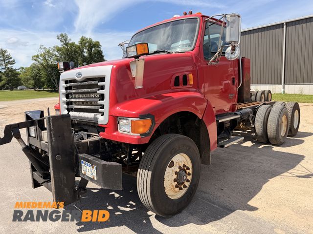 Lot 30-3744 - 2006 Sterling L9500 6x4 Cab and Chassis