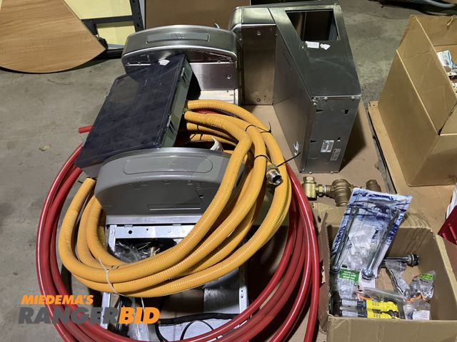 Lot 30-11298 - Skid lot of plumbing supplies