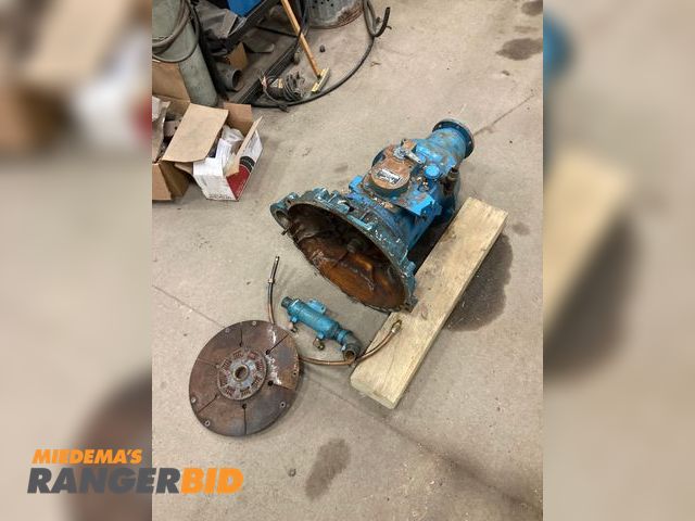 Lot 30-10013 - 1967 Chris-craft Transmission, also comes with heat exchanger. Has fluid to water heat exchanger.