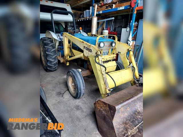 Lot 30-10546 - 1970 Ford 4000 Loader Tractor
