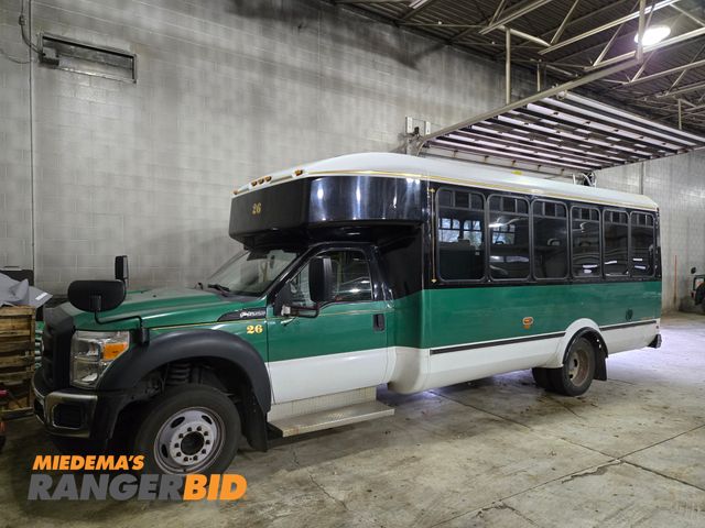 Lot 30-10034 - 2014 Ford F550 bus Runs and drives. Good bus was used up until it's replacement came. 26' 14+2 wheelchairs....
