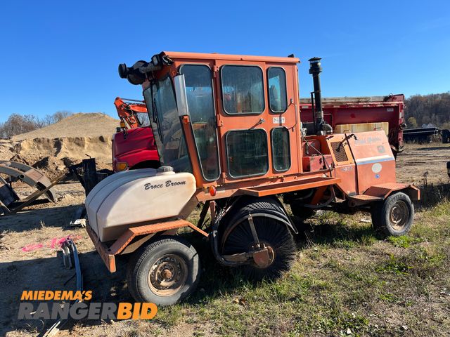 Lot 30-2538 - Broce Broom Sweeper