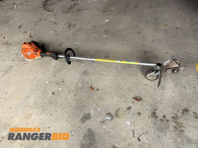 Lot 30-3269 - Stihl FS70RC Edger Gas Powered Recoil Start Edger