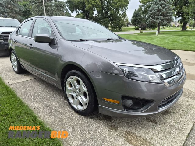 Lot 30-3298 - 2010 Ford Fusion SE 63,000 miles FWD