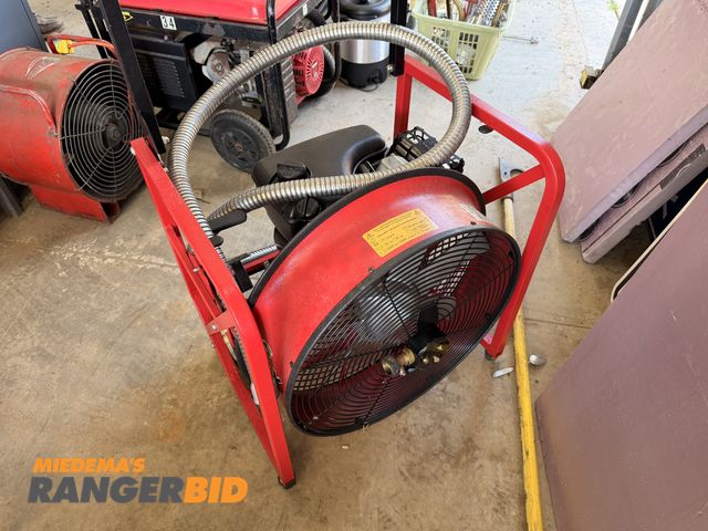 Lot 30-3938 - Super Vac 720G4T Ventilator Portable Gas Powered Recoil Start