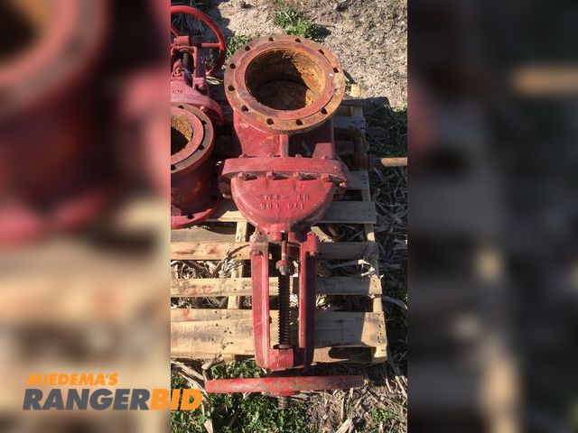 Lot 30-27A - 1 10" flanged water gate valve, stamped 175lbs, UT - FM -  Used, see photo's.  
Seller can help load