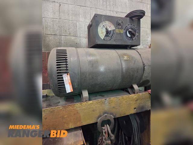 Lot 30-4859 - Lincoln welder 500 amp with 50' ground and stinger.
