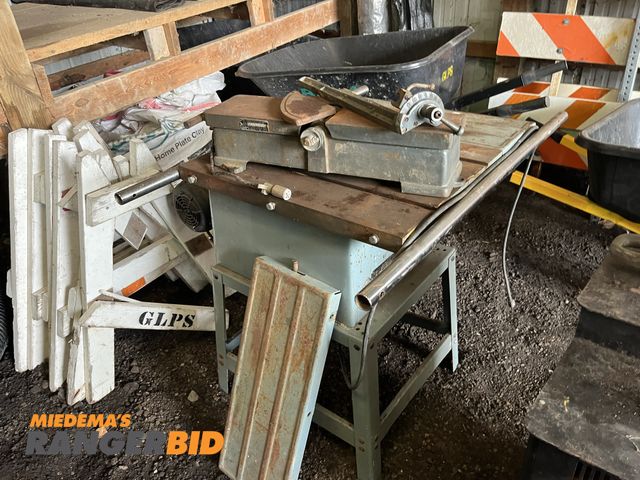 Lot 30-1762 - Delta 31 444 Table saw and Sears Joiner