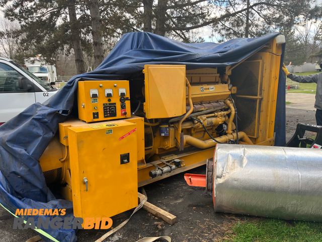 Lot 30-3421 - KATO 4P4-2200 600kw with 890hp CAT motor Diesel Generator