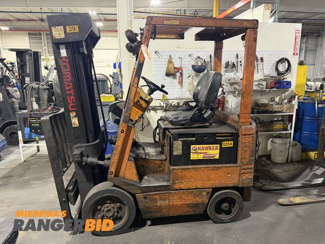 Lot 30-5059 - Komatsu Forklift needs new batteries, everything else worked as it should, 4,350 lb Capacity, 36V
