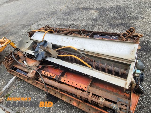 Lot 30-10016 - Stainless Steel Tailgate Salter / Sander. Seller will load.