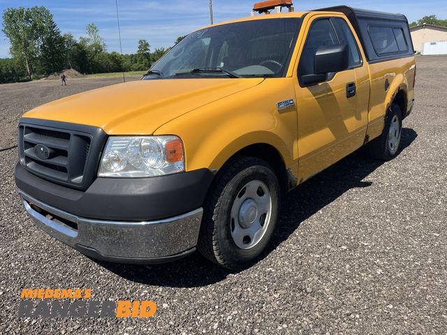 Lot 30-4019 - 2008 Ford F-150 Regular Cab Pickup Truck RWD