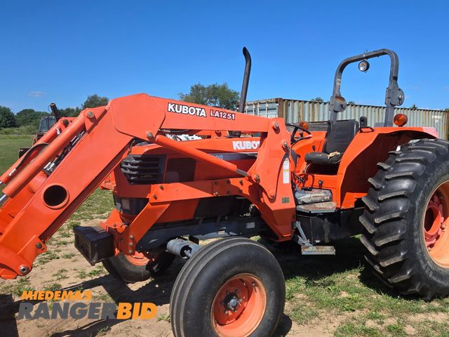 Lot 30-52751 - 2001 Kubota M9000 Loader Tractor Tractor **REMOVED FROM AUCTION PER SELLER**