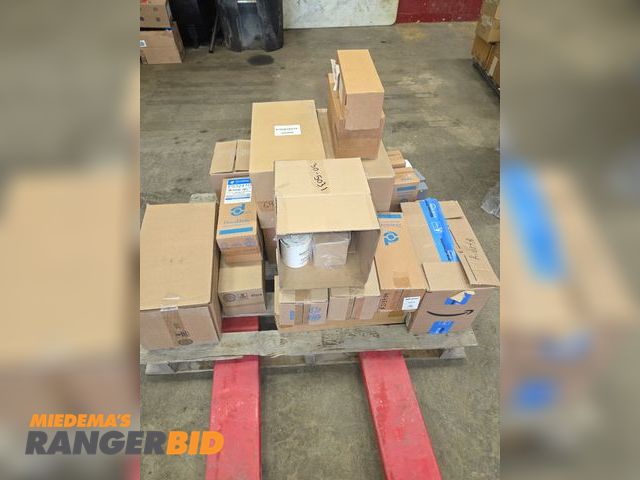 Lot 30-5031 - Doosan and Donaldson Oil and Air Filters (NEW)
