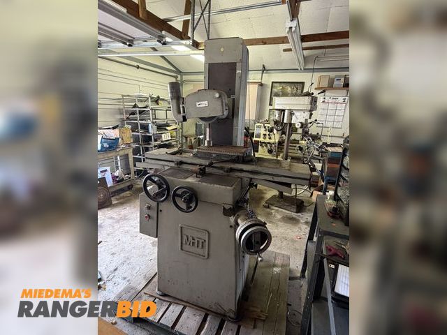 Lot 30-3453 - MHT MSG200MH 12" x 6" Surface Grinder 8" max, wheel size 3/4" width x 1-1/4" bore, 3460 RPM max, 1.3...