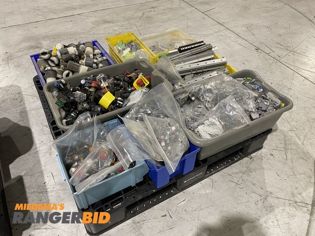 Lot 30-9 - LOT OF Misc. Electrical Plugs, Terminal Blocks, Pushbuttons  

Seller will assist with loading. Fork...