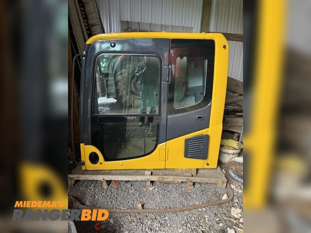 Lot 30-11140 - Komatsu PC210-9 CAB Excavator