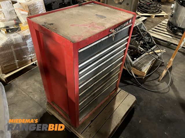 Lot 30-887 - Craftsman Toolbox, unable to open drawers