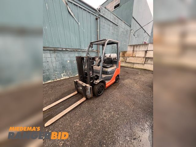 Lot 30-2094 - Toyota  8fgcu25 Forklift Toyota forklift 5000 LBS capacity Run
Run and drive 
Propane tank is not in...
