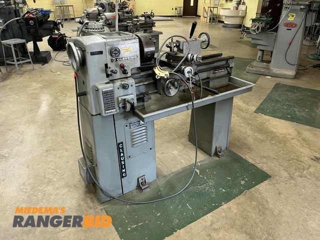 Lot 30-1089 - Clausing Lathe