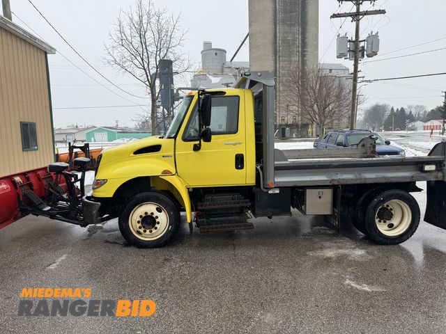 Lot 30-10921 - 2010 International MA025 Durastar 4x2 with 28,238 miles Dump Truck