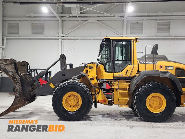 Lot 30-10845 - 2016 Volvo L120 Loader