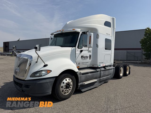 Lot 30-19002 - 2014 International Prostar+ Semi Truck