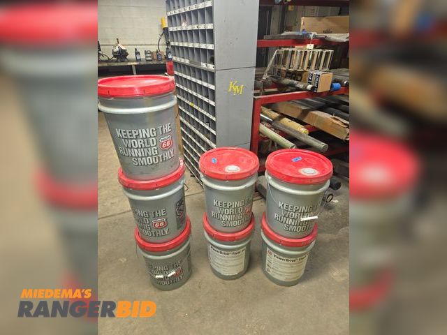 Lot 30-5009 - 7 5 gallon buckets of power drive fluid new