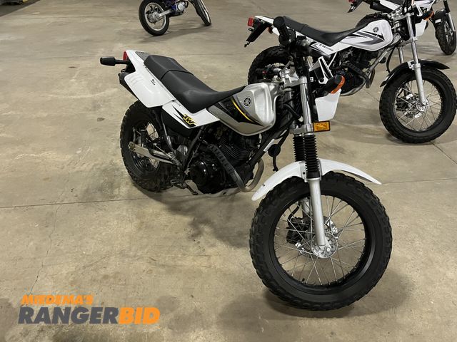 Lot 30-1160 - 2003 Yamaha TW200 with a 196CC engine. Enduro
