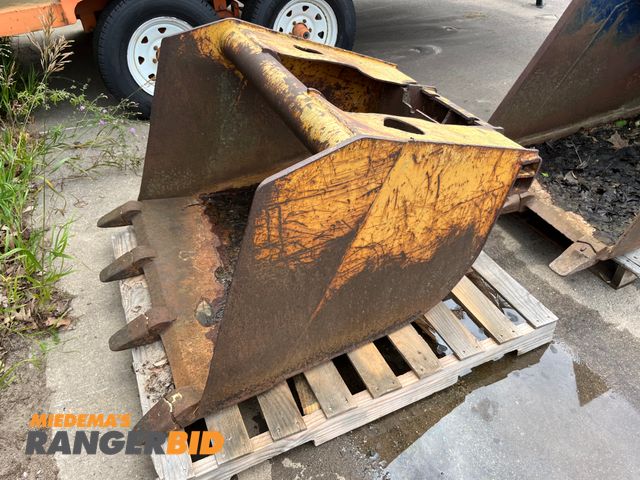 Lot 30-3340 - Gradall Bucket