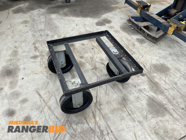 Lot 30-4138 - Metal cart made for 55 gallon drums