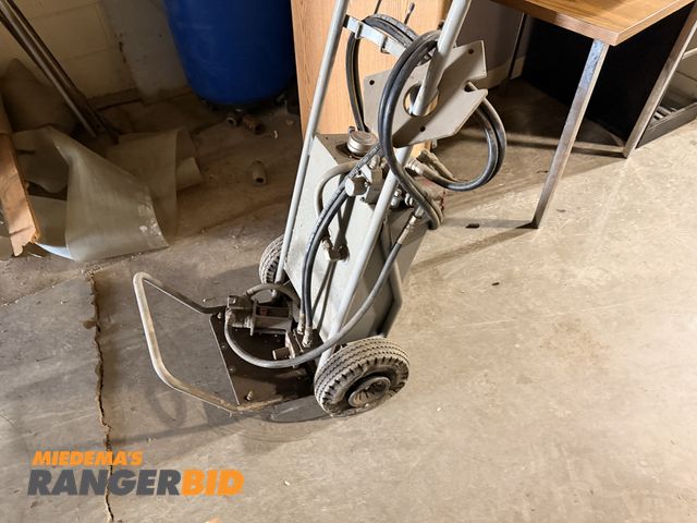 Lot 30-3162 - Rodney Hunt Portable Operator Model 25