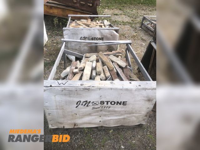 Lot 30-29W - 1 pallet, W, Stack stone / brick veneer, pallet approx 42"x42" x 22" high of new stack stone / brick...