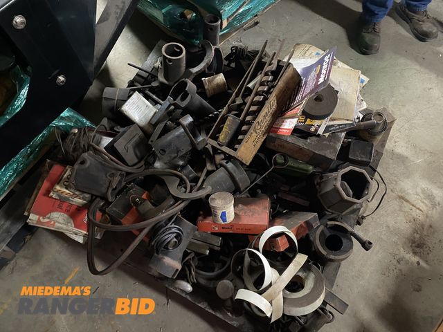 Lot 30-10776 - 1 pallet of miscellaneous shop tool treasures, manual, and parts. Seller will help load with forklif...