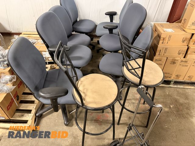 Lot 30-3361 - Lot of  (7) rolling office chairs, (2) swivel bar stools, and (1) hand cart.