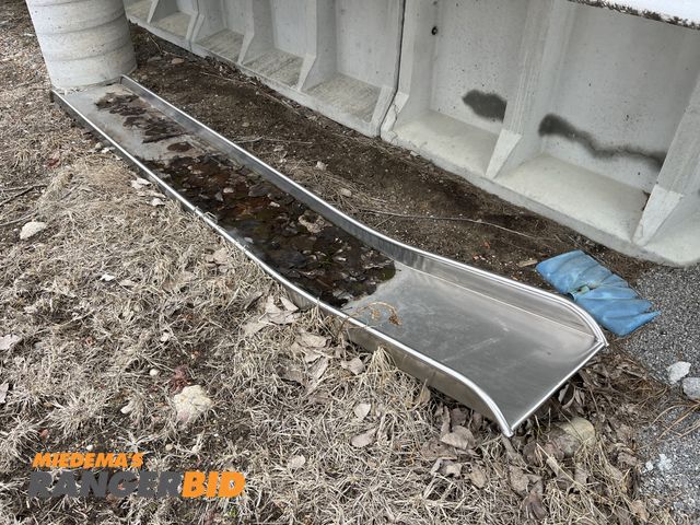 Lot 30-4442 - 15' Metal Slide