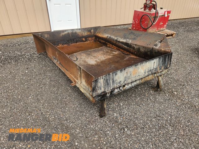 Lot 30-1605 - Pickup Hot Box - approx. 7'