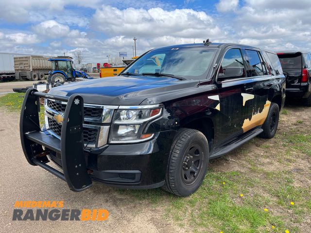 Lot 30-2124 - 2017 Chevrolet Tahoe with a 5.3L V8 OHV 16V engine. Police SUV 4x4