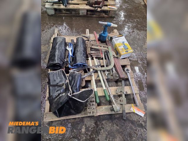Lot 30-1274 - Pallet of Hand tools including Riveter, clamps, rachets, wrenches, and more
