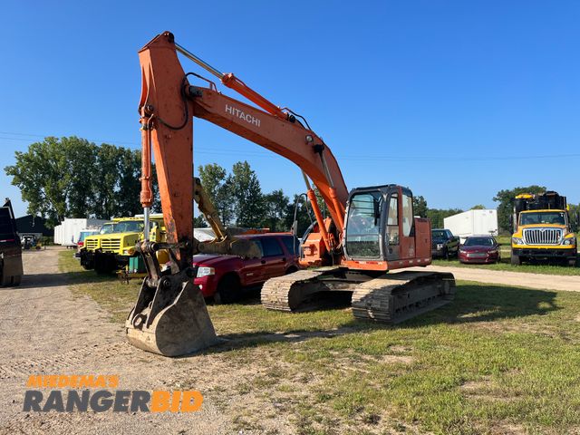 Lot 30-390 - 2004 Hitachi Zaxis ZX225USLC Excavator