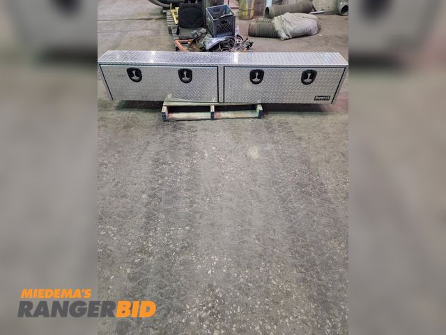 Lot 30-4810 - Buyers diamond-plated tool box with keys.