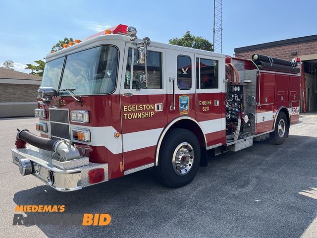 Lot 30-718 - 1995 Pierce Pump Truck Tilt Cab Fire Truck