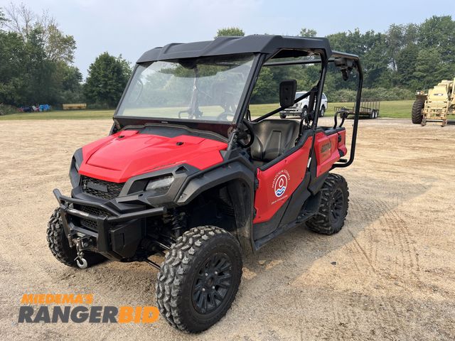 Lot 30-1534 - 2020 Honda SXS1000M5 Pioneer 5 1000 4 Seater 4x4 with 2,223 miles UTV