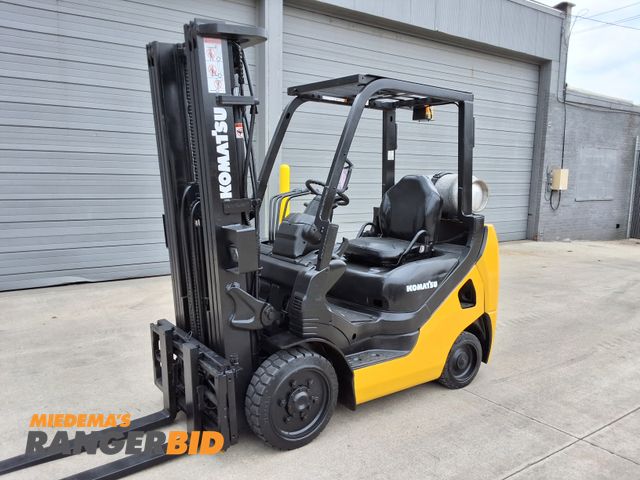 Lot 30-223 - 2007 Komatsu  5,000lbs Capacity  Forklift  - See Video for Operation