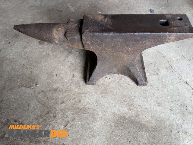 Lot 30-10858 - Blacksmith anvil

See photos for dimensions