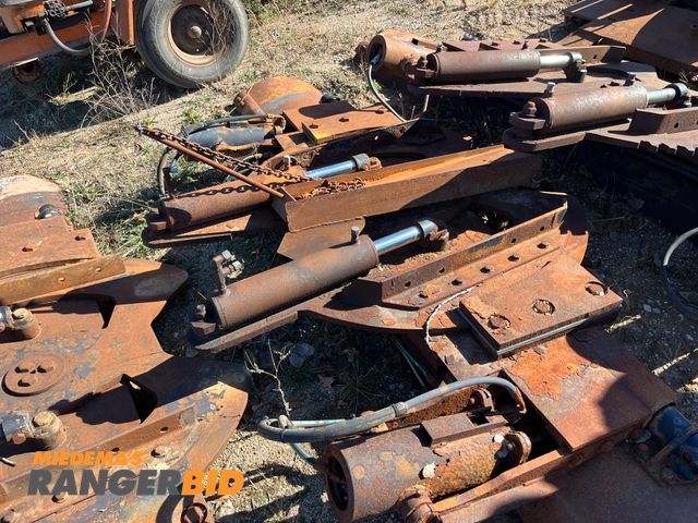 Lot 30-2509 - (1) 12' Belly Plow, comes with all the components.  Municipality owned, seller will load.