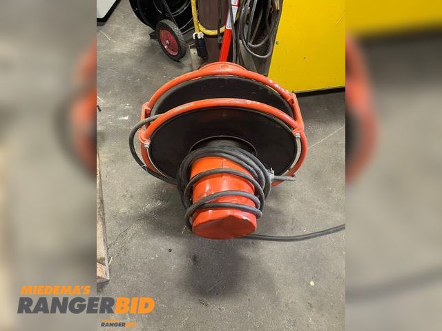 Lot 30-10989 - Appleton Cord Reel 4 conductor Appleton cord reel with 12/4 cord
Pickup by appointment only, buyer t...