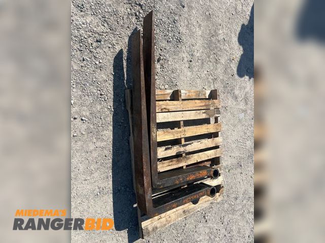 Lot 30-20626 - 1 Pair Lift Truck Forks. 51" Long X 6" Wide X 2" Thick with 2 3/4" diameter hole located 27 1/2" fro...